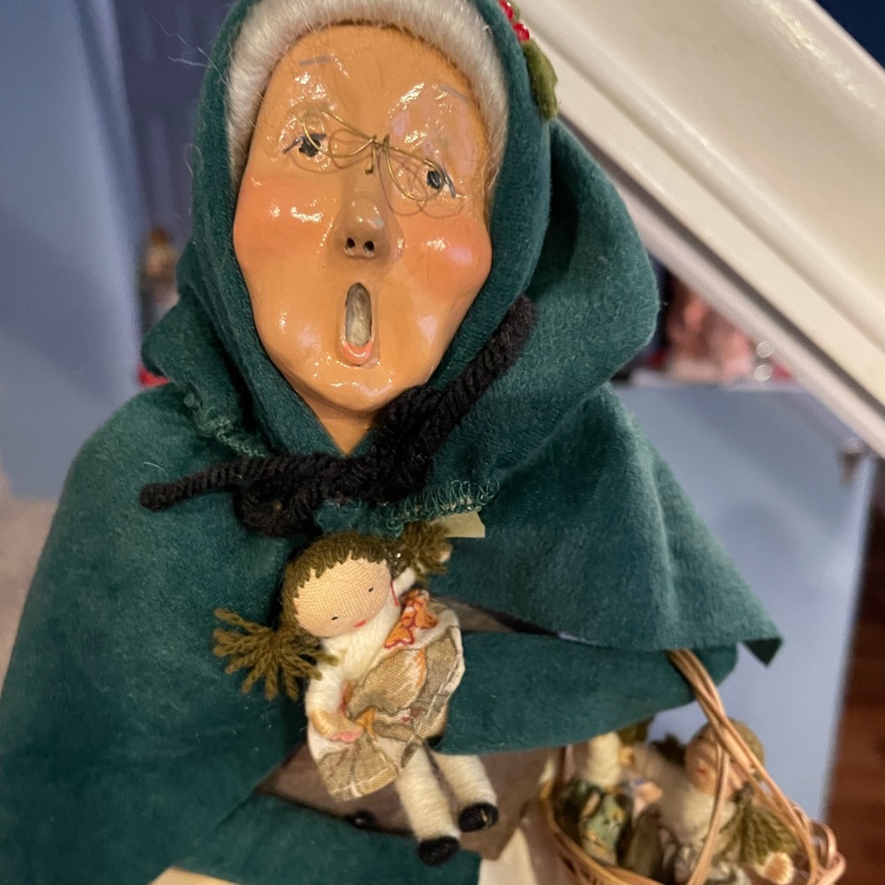 Byers Choice Doll Maker Caroler